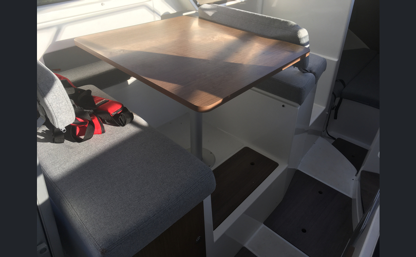 Beneteau Antares 8-kuva-9